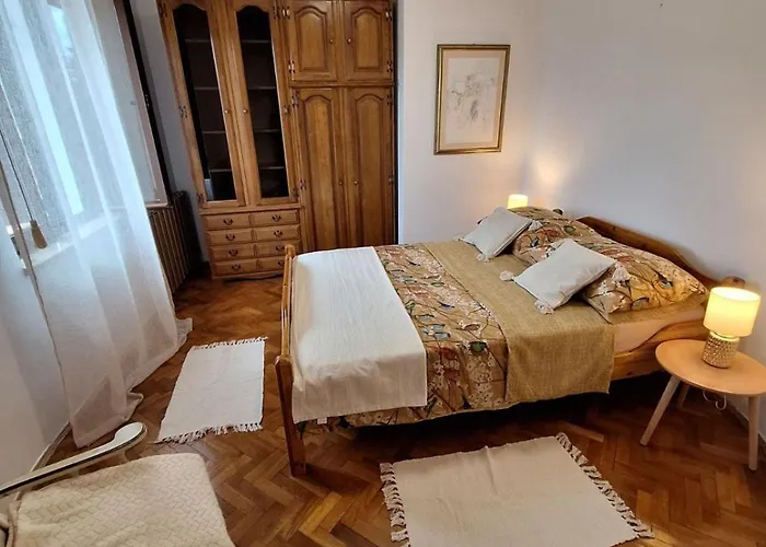 Tara Apartman
