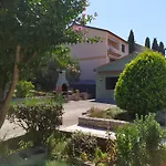 Tara شقة